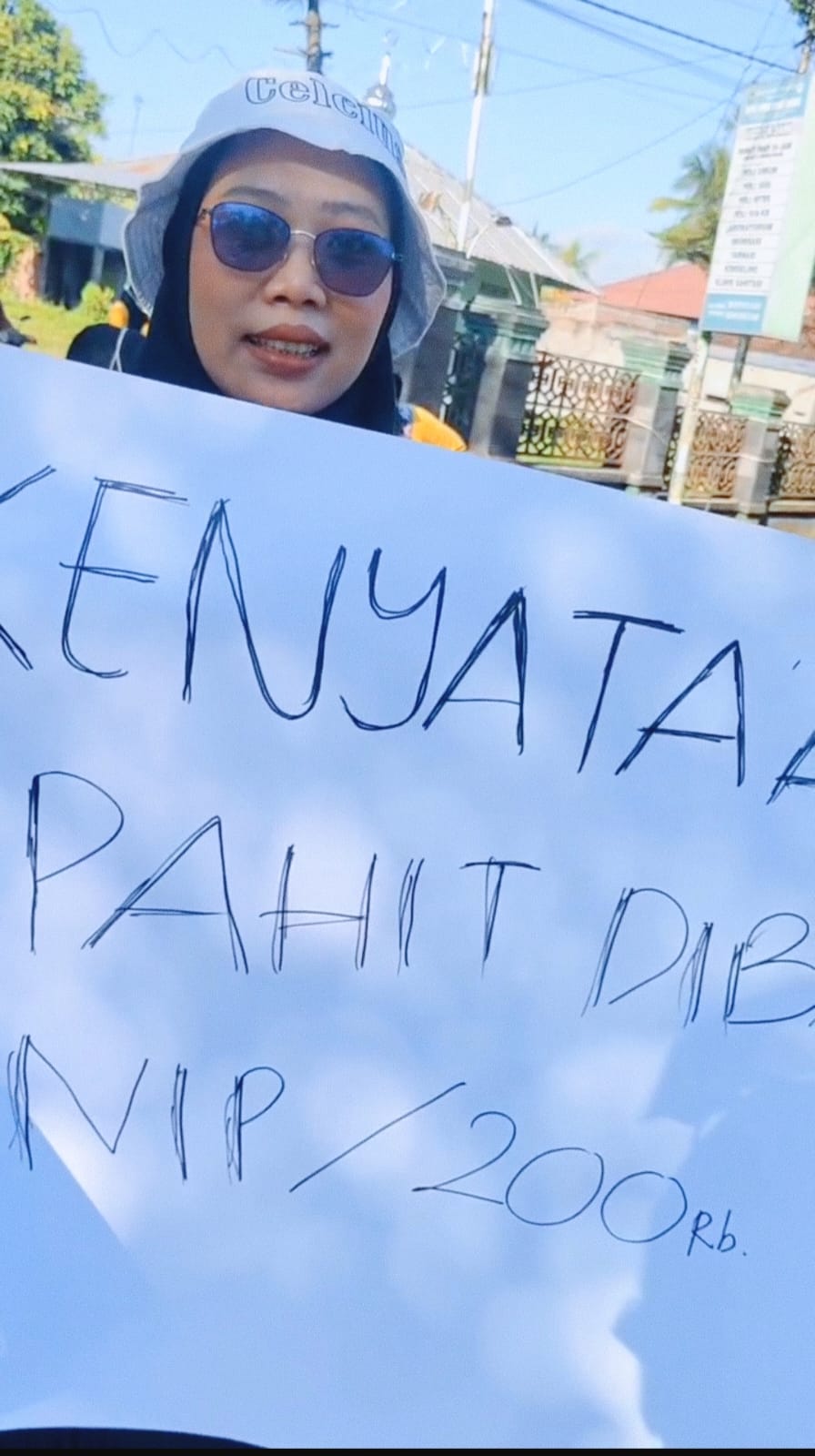 Buntut Ketidakpastian Pemda, Nakes Lombok Tengah Ancam Mogok Massal; L. Satria Wijaya Nyatakan Sikap Tegas