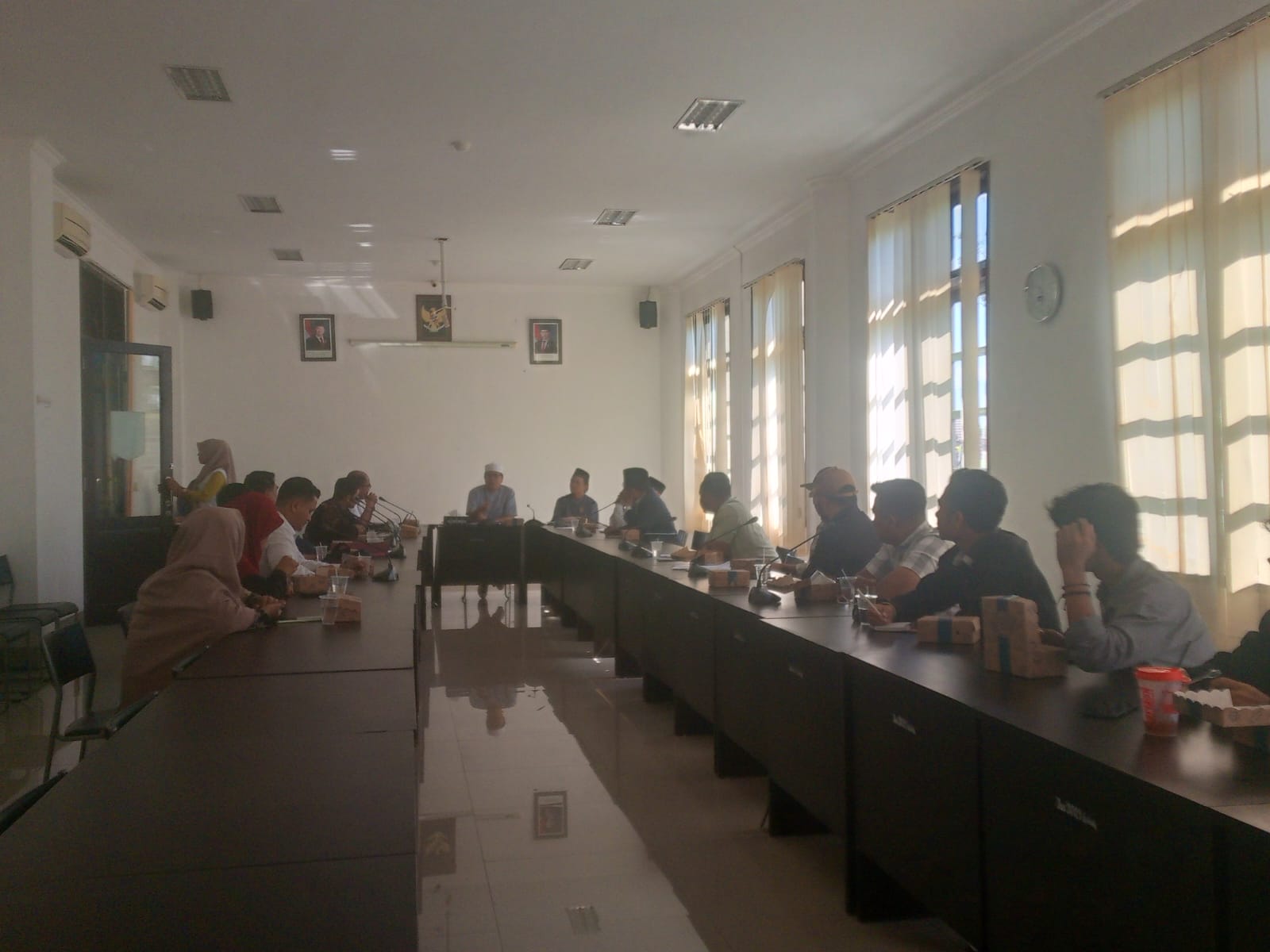 KETUA YAYASAN DHIAUL FIKRI TIDAK HADIR DALAM HEARING, FORUM PEMUDA TUDING LARI DARI PERMASALAHAN