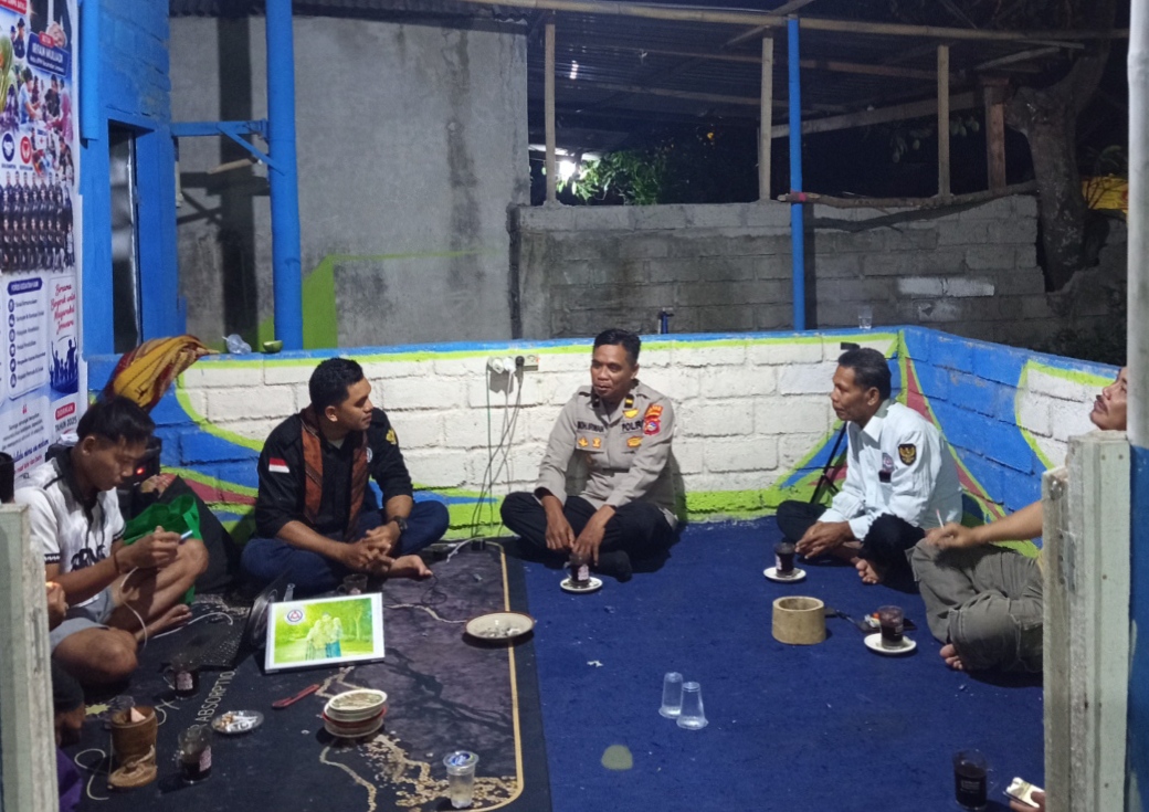 Kapolsek Baru Jerowaru Silaturahmi ke Sekretariat KPM, Perkuat Sinergi dengan Masyarakat