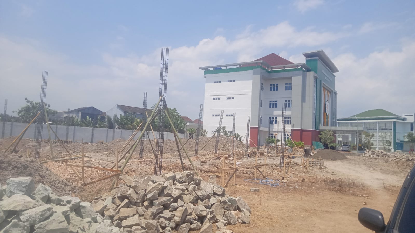 SOROTAN KERAS PROYEK UIN MATARAM SENILAI RP11,36 MILIAR